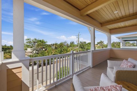 House in Holmes Beach, Florida 3 bedrooms, 283.72 sq.m. № 2239127 - photo 27