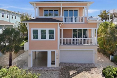 House in Holmes Beach, Florida 3 bedrooms, 283.72 sq.m. № 2239127 - photo 2