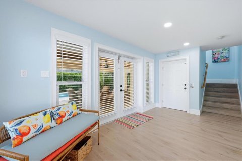 House in Holmes Beach, Florida 3 bedrooms, 283.72 sq.m. № 2239127 - photo 8