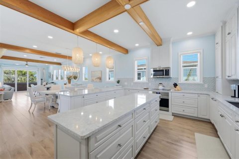 House in Holmes Beach, Florida 3 bedrooms, 283.72 sq.m. № 2239127 - photo 20