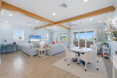 House in Holmes Beach, Florida 3 bedrooms, 283.72 sq.m. № 2239127 - photo 9