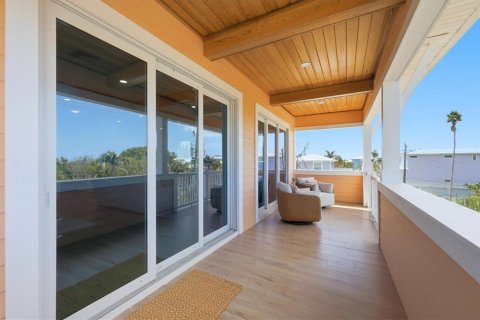 House in Holmes Beach, Florida 3 bedrooms, 283.72 sq.m. № 2239127 - photo 26