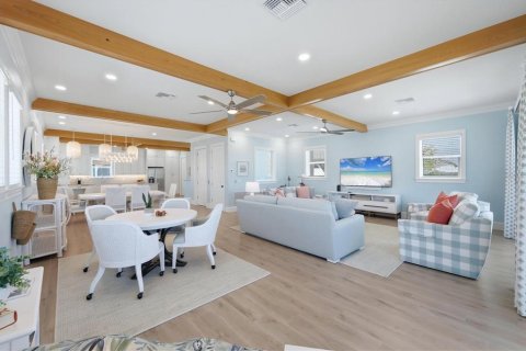 House in Holmes Beach, Florida 3 bedrooms, 283.72 sq.m. № 2239127 - photo 23