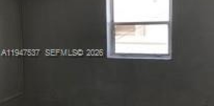 Квартира в Халландейл-Бич, Флорида 1 спальня, 74.32м2 № 2003646