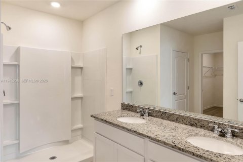 House in Davenport, Florida 4 bedrooms № 2001548 - photo 12