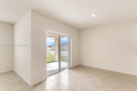 House in Davenport, Florida 4 bedrooms № 2001548 - photo 9