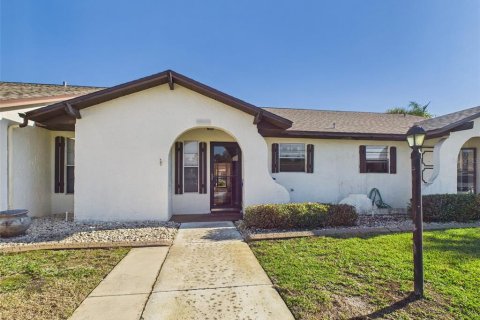 Townhouse in Sebring, Florida 2 bedrooms, 91.04 sq.m. № 2219557 - photo 24
