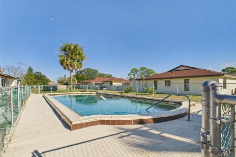 Townhouse in Sebring, Florida 2 bedrooms, 91.04 sq.m. № 2219557 - photo 18