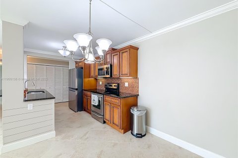 Condominio en alquiler en Fort Lauderdale, Florida, 2 dormitorios, 103.12 m2 № 1952177 - foto 16