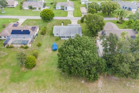 House in Auburndale, Florida 3 bedrooms, 143.07 sq.m. № 1918655 - photo 11