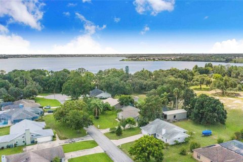 House in Auburndale, Florida 3 bedrooms, 143.07 sq.m. № 1918655 - photo 9