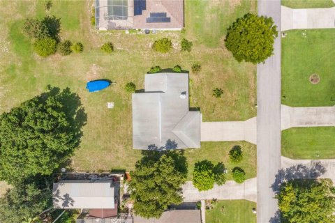 House in Auburndale, Florida 3 bedrooms, 143.07 sq.m. № 1918655 - photo 8