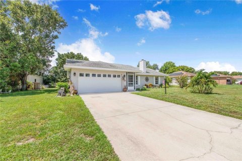 House in Auburndale, Florida 3 bedrooms, 143.07 sq.m. № 1918655 - photo 1
