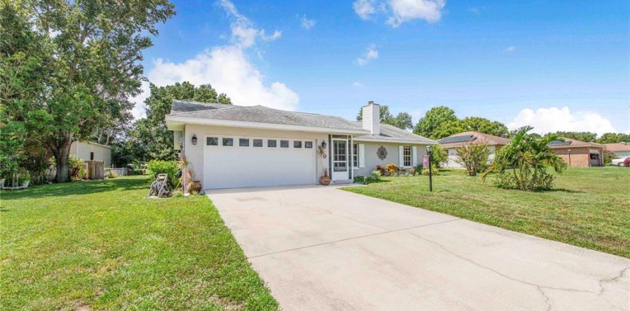House in Auburndale, Florida 3 bedrooms, 143.07 sq.m. № 1918655