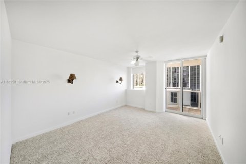 Copropriété à louer à Miami Beach, Floride: 3 chambres, 183.95 m2 № 1929901 - photo 20