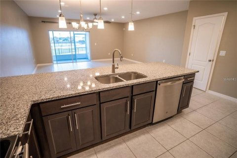 Townhouse in Davenport, Florida 3 bedrooms, 149.2 sq.m. № 1810694 - photo 3