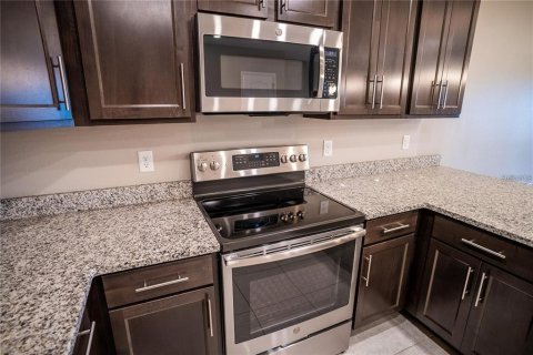 Townhouse in Davenport, Florida 3 bedrooms, 149.2 sq.m. № 1810694 - photo 4