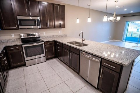 Townhouse in Davenport, Florida 3 bedrooms, 149.2 sq.m. № 1810694 - photo 5