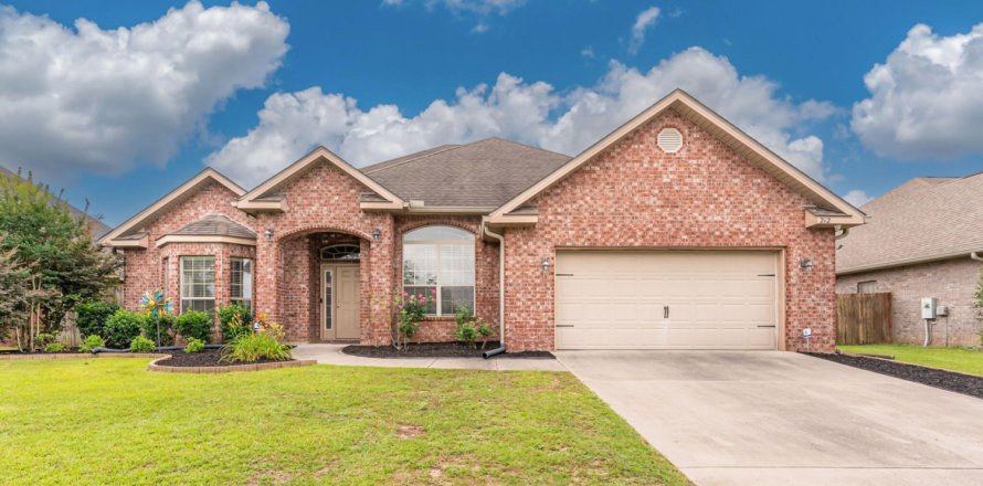 House in Crestview, Florida 4 bedrooms, 242.01 sq.m. № 589864