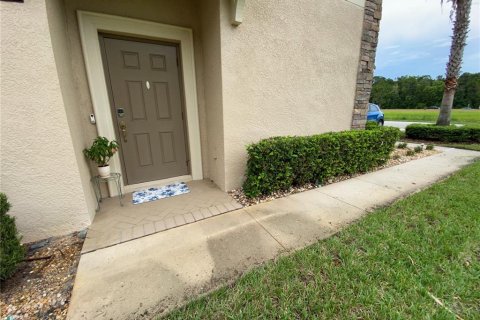 Townhouse in Hudson, Florida 3 bedrooms, 166.02 sq.m. № 2151666 - photo 3
