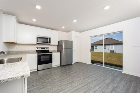 House in Lake Alfred, Florida 3 bedrooms, 114.36 sq.m. № 1616740 - photo 3
