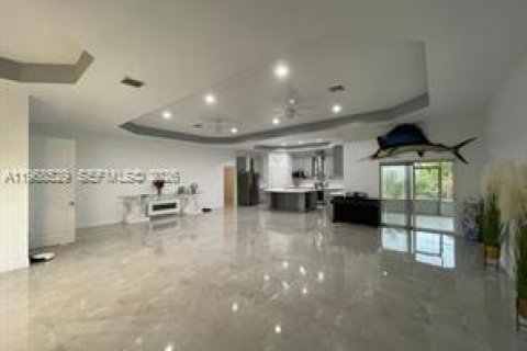 Villa ou maison à vendre à Port St. Lucie, Floride: 4 chambres, 233.74 m2 № 2030451 - photo 9