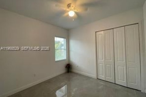 Villa ou maison à vendre à Port St. Lucie, Floride: 4 chambres, 233.74 m2 № 2030451 - photo 13