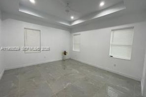 Villa ou maison à vendre à Port St. Lucie, Floride: 4 chambres, 233.74 m2 № 2030451 - photo 11