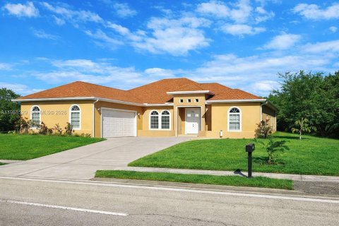 Villa ou maison à Port St. Lucie, Floride 4 chambres, 233.74 m2 № 2030451