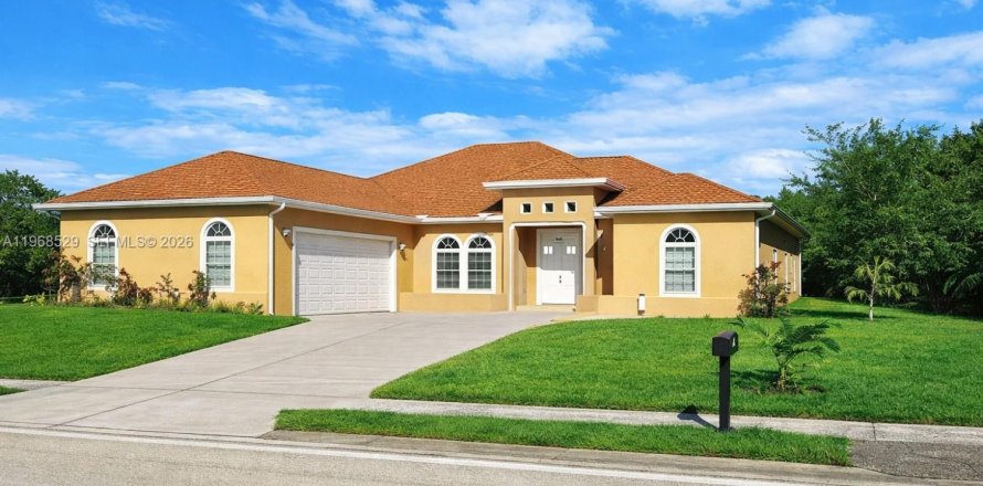 Villa ou maison à Port St. Lucie, Floride 4 chambres, 233.74 m2 № 2030451