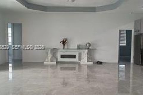 Villa ou maison à vendre à Port St. Lucie, Floride: 4 chambres, 233.74 m2 № 2030451 - photo 10