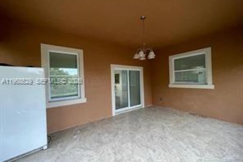 Villa ou maison à vendre à Port St. Lucie, Floride: 4 chambres, 233.74 m2 № 2030451 - photo 24