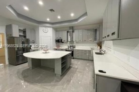 Villa ou maison à vendre à Port St. Lucie, Floride: 4 chambres, 233.74 m2 № 2030451 - photo 6