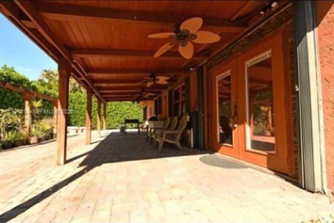 Villa ou maison à louer à Miami, Floride: 4 chambres, 162.86 m2 № 1982499 - photo 6
