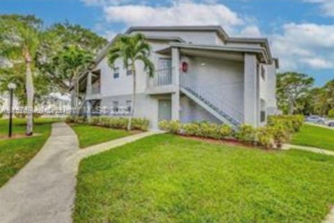 Condo in West Palm Beach, Florida, 2 bedrooms  № 1763384 - photo 4