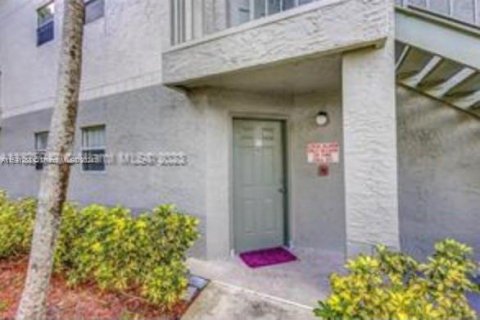 Condo in West Palm Beach, Florida, 2 bedrooms  № 1763384 - photo 5