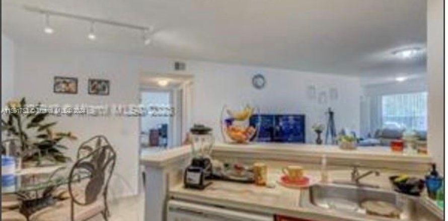 Condo in West Palm Beach, Florida, 2 bedrooms № 1763384
