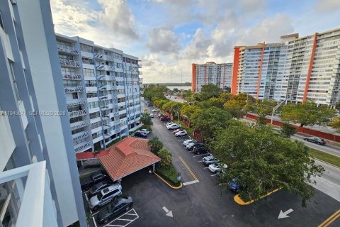 Copropriété à vendre à Miami, Floride: 2 chambres, 119.19 m2 № 2002151 - photo 25