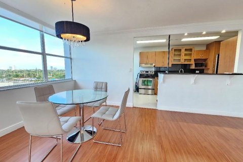 Copropriété à vendre à Miami, Floride: 2 chambres, 119.19 m2 № 2002151 - photo 6