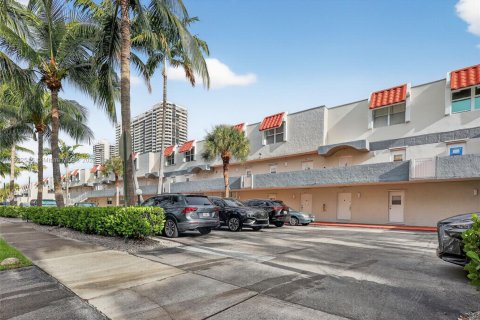 Купить кондоминиум в Норт-Майами-Бич, Флорида 2 спальни, 138.89м2, № 1977064 - фото 28
