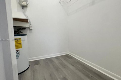 Copropriété à louer à Oakland Park, Floride: 1 chambre, 70.61 m2 № 2276635 - photo 8