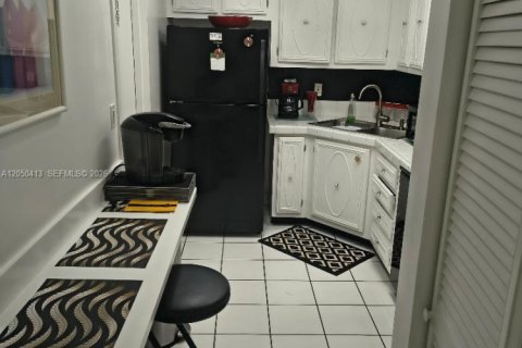 Copropriété à louer à Oakland Park, Floride: 1 chambre, 70.61 m2 № 2276635 - photo 4