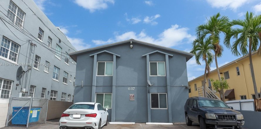 Villa ou maison à Miami, Floride 2 chambres, 309.46 m2 № 1969109