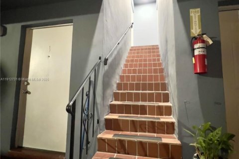 Villa ou maison à louer à Miami, Floride: 2 chambres, 309.46 m2 № 1969109 - photo 13