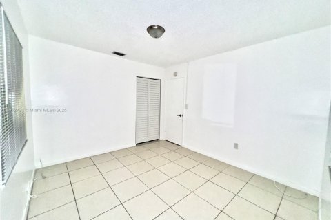 Villa ou maison à louer à Miami, Floride: 2 chambres, 309.46 m2 № 1969109 - photo 7