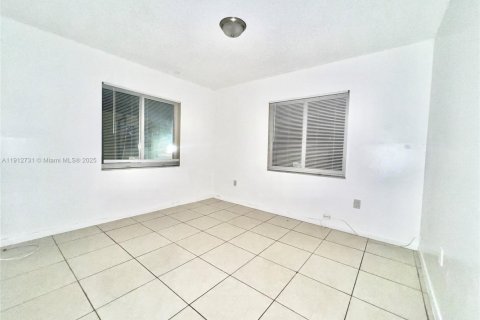 Villa ou maison à louer à Miami, Floride: 2 chambres, 309.46 m2 № 1969109 - photo 6