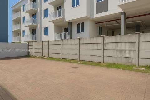 Villa ou maison à louer à Miami, Floride: 2 chambres, 309.46 m2 № 1969109 - photo 14