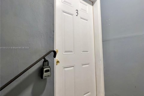 Villa ou maison à louer à Miami, Floride: 2 chambres, 309.46 m2 № 1969109 - photo 11