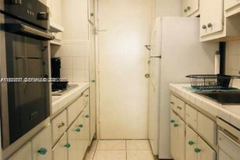 Copropriété à louer à Miami Beach, Floride: 1 chambre, 81.75 m2 № 1976794 - photo 3