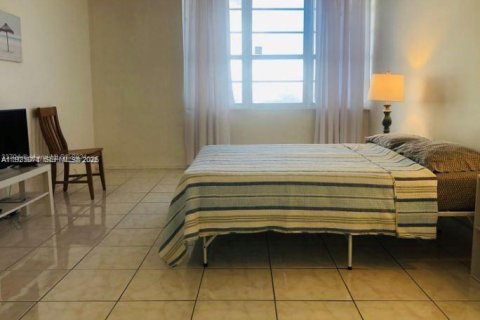 Copropriété à louer à Miami Beach, Floride: 1 chambre, 81.75 m2 № 1976794 - photo 5
